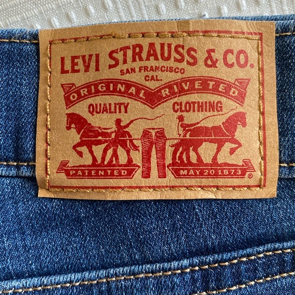 Levis Classic Bootcut Denim Jean - Picture 5 of 11